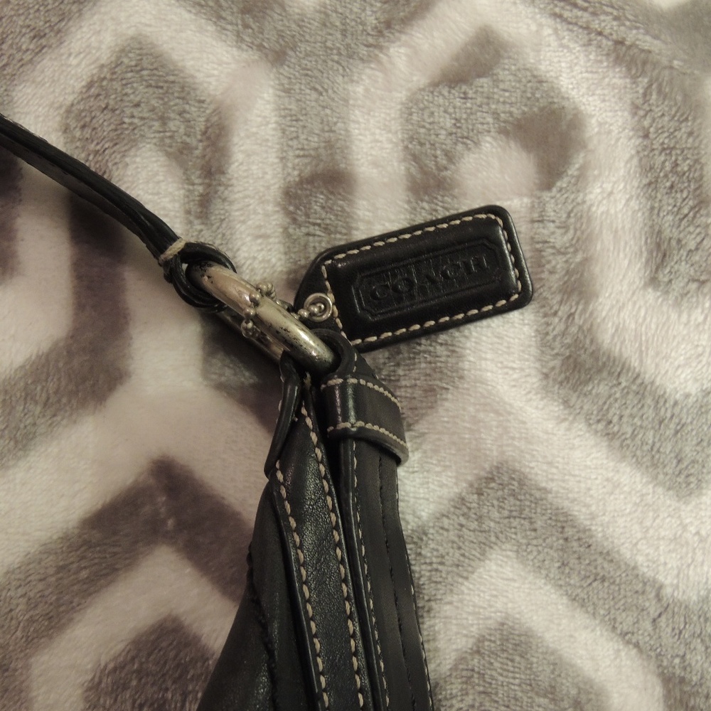 Genuine Coach Black Leather Soho Hobo Handbag - Picture 2 of 6